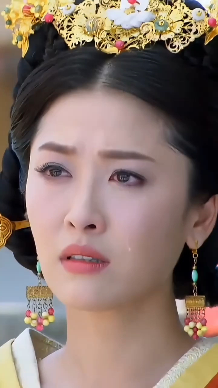 周丽淇古装造型绝了!浓妆媚骨 淡妆清雅谁顶得住?
