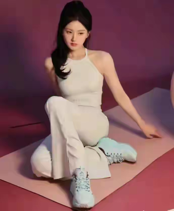 展现出了极佳的腰臀曲线,皮肤状态也十分出众,将健身照拍出 赵露思