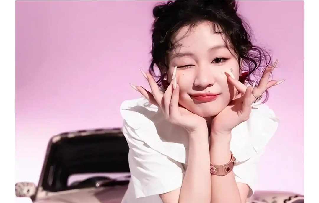 金靖产后半年便恢复少女般身材,引来无数关注与猜测