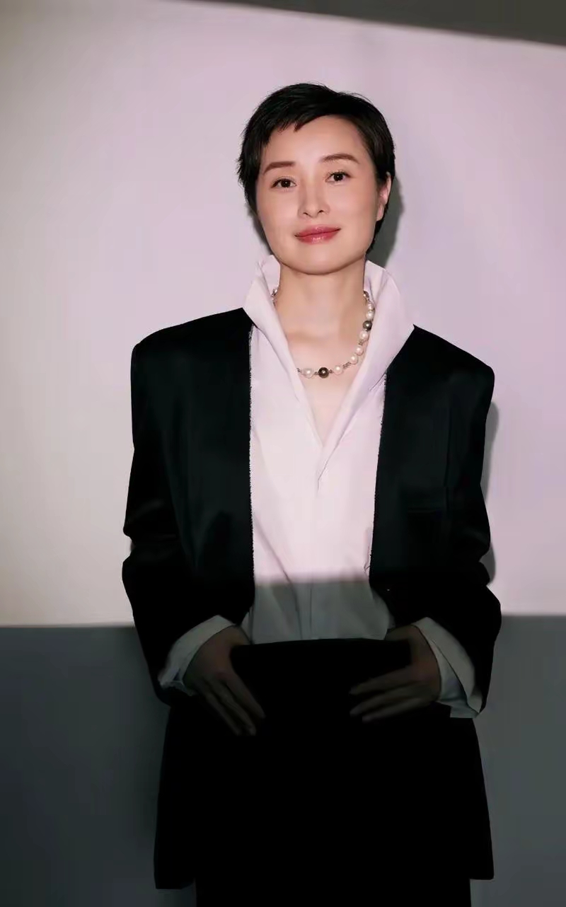 分手17年,一别两宽,吴越从不提陈建斌,如今才看懂她赢在哪 有些分手