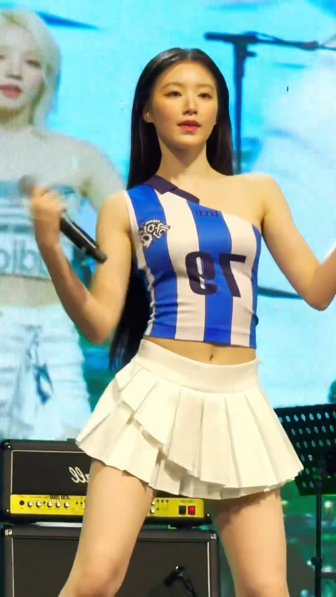 韩国女团叶舒华舞台现场