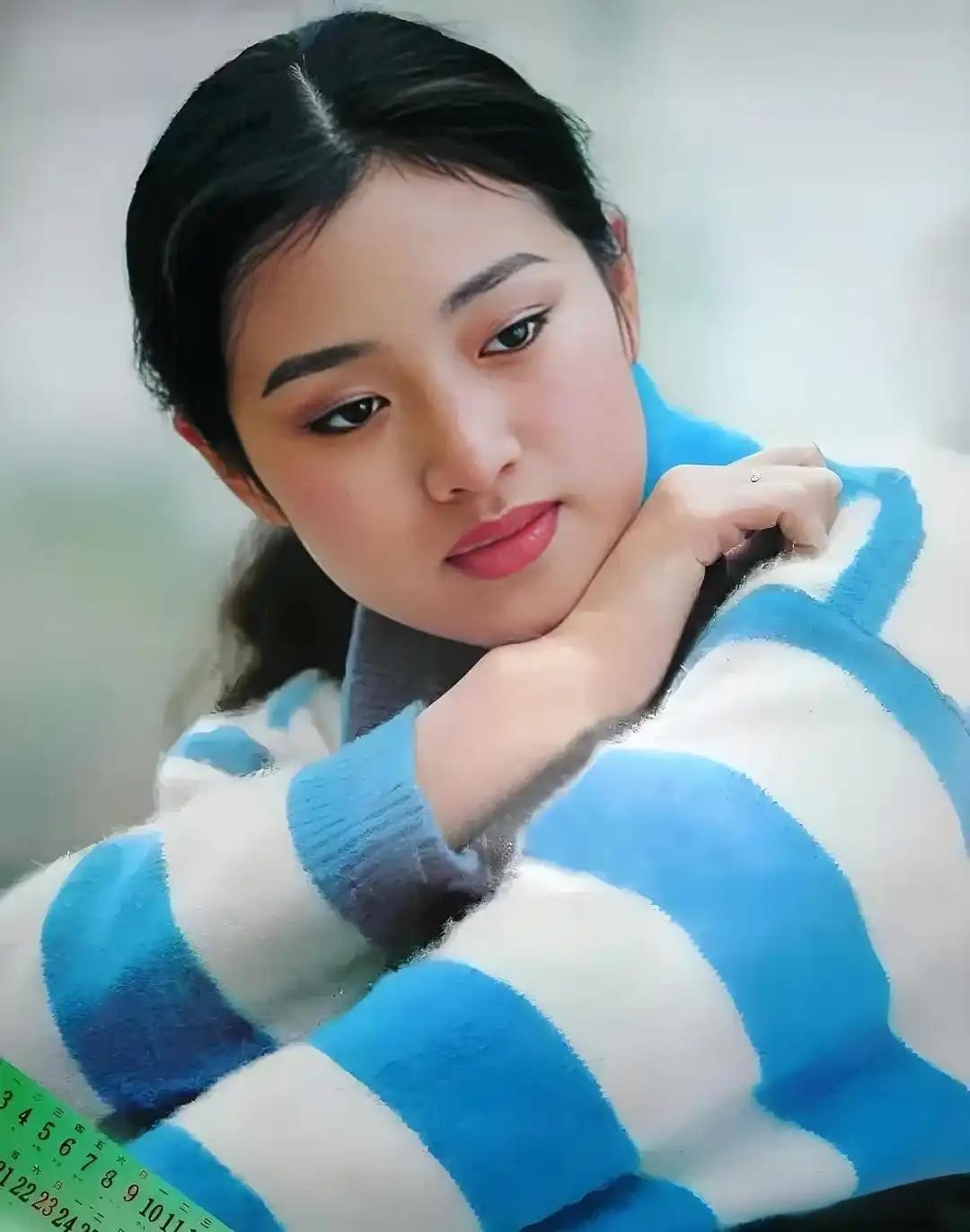 少女时期的巩俐还真漂亮呢