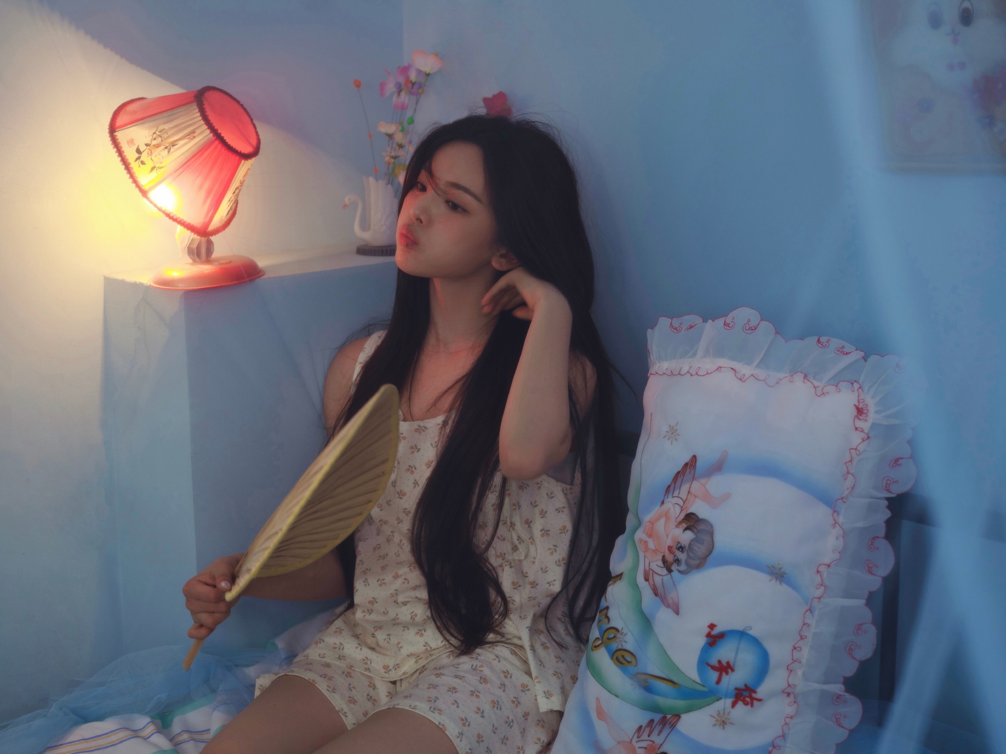 杨超越玉足私服睡衣写真,清纯少女