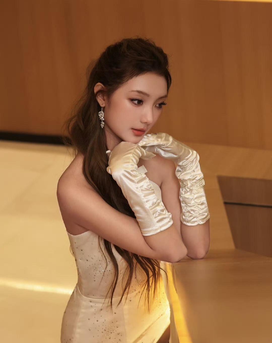 李紫婷今晚八点新华社全媒体平台在熊猫嘉年华晚会听属于你李紫婷的