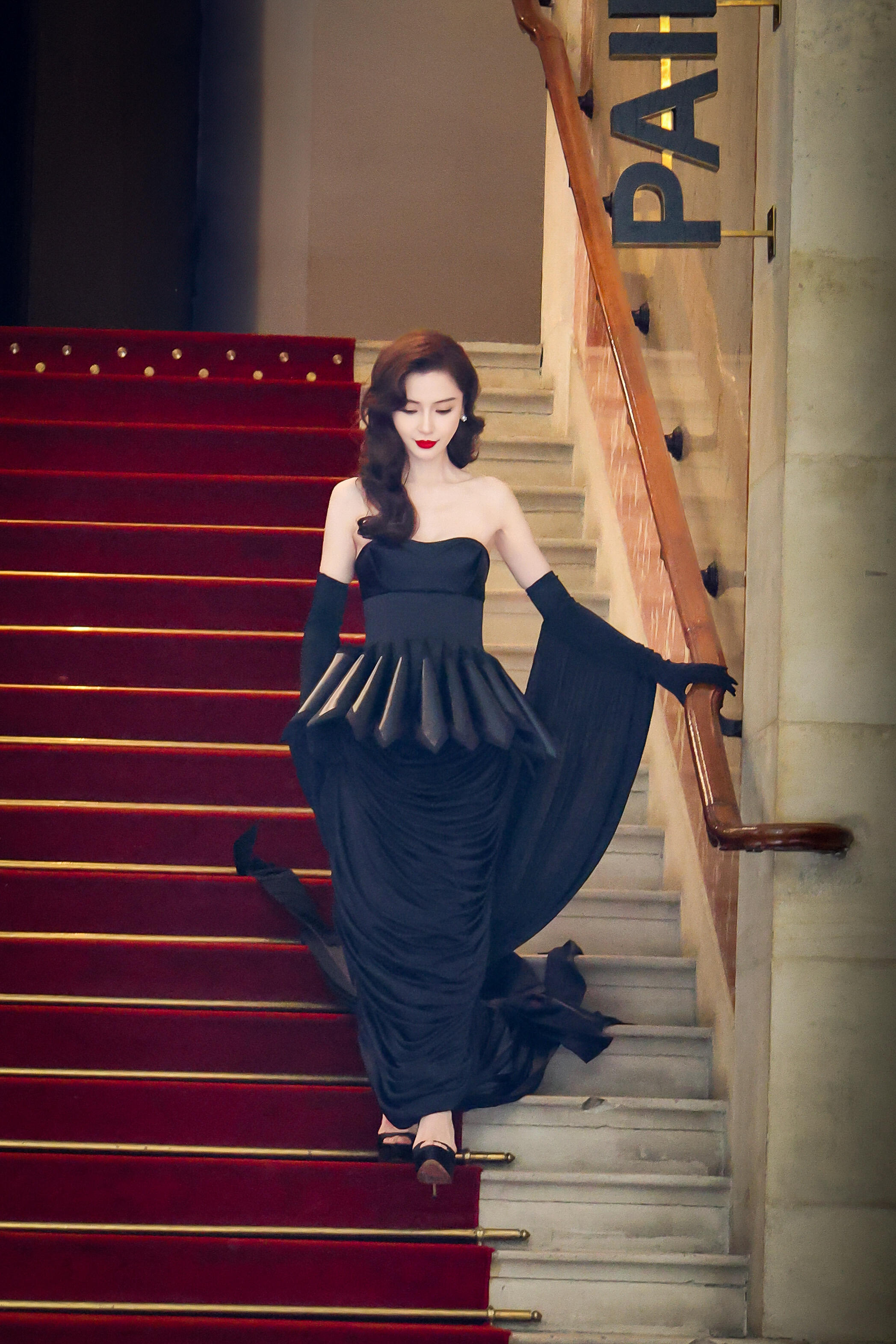 上海时装周2025杨颖angelababy2025年时装秀的照片巴黎时装周女装杨颖