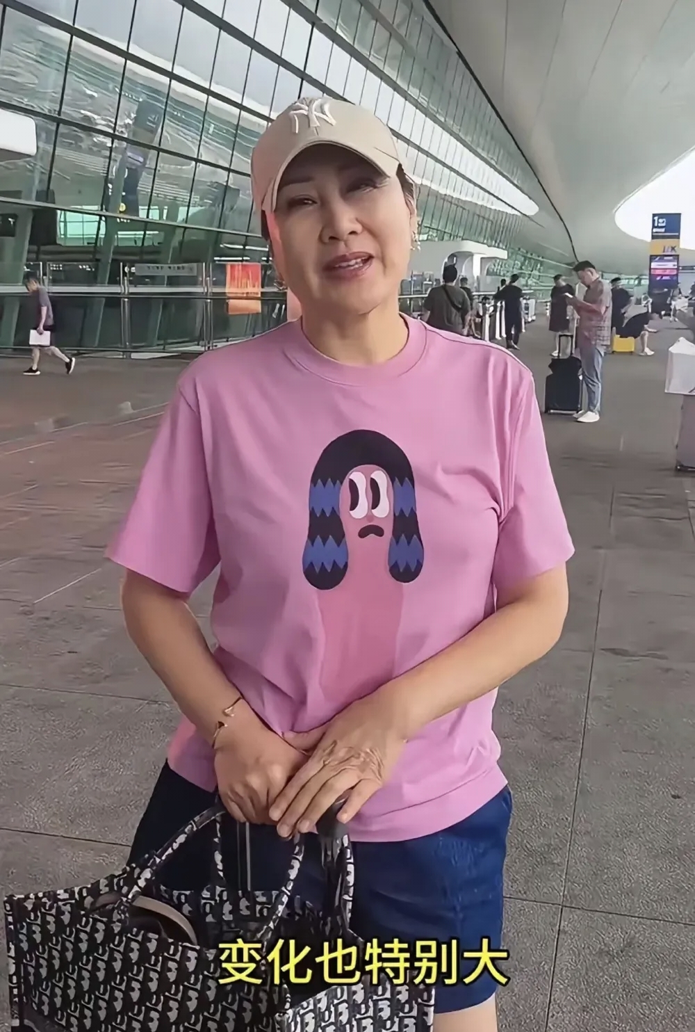 她恐怕很难再去饰演贤妻良母类型的角色了,给人的