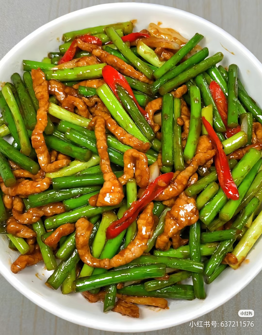 蒜叶炒肉丝