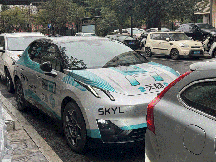 别再问电动小车有没有乐趣了！Z20用行动给出答案-有驾