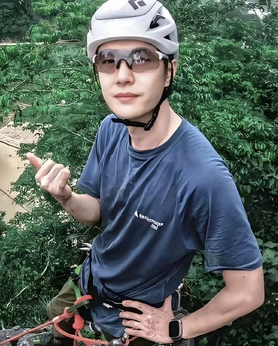 王一博登顶岗什卡雪峰以及后续的登山行动,确实让人看到了他不同于