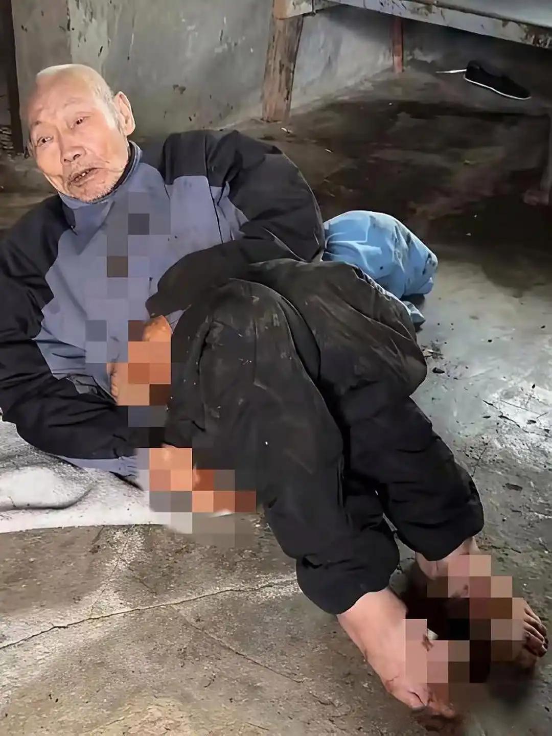 我太难了 这声声哭喊是她内心无助与心疼的宣泄