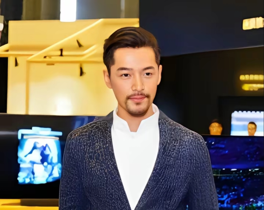 "胡歌笑着回答:"没事,我给你转过去就行啦!