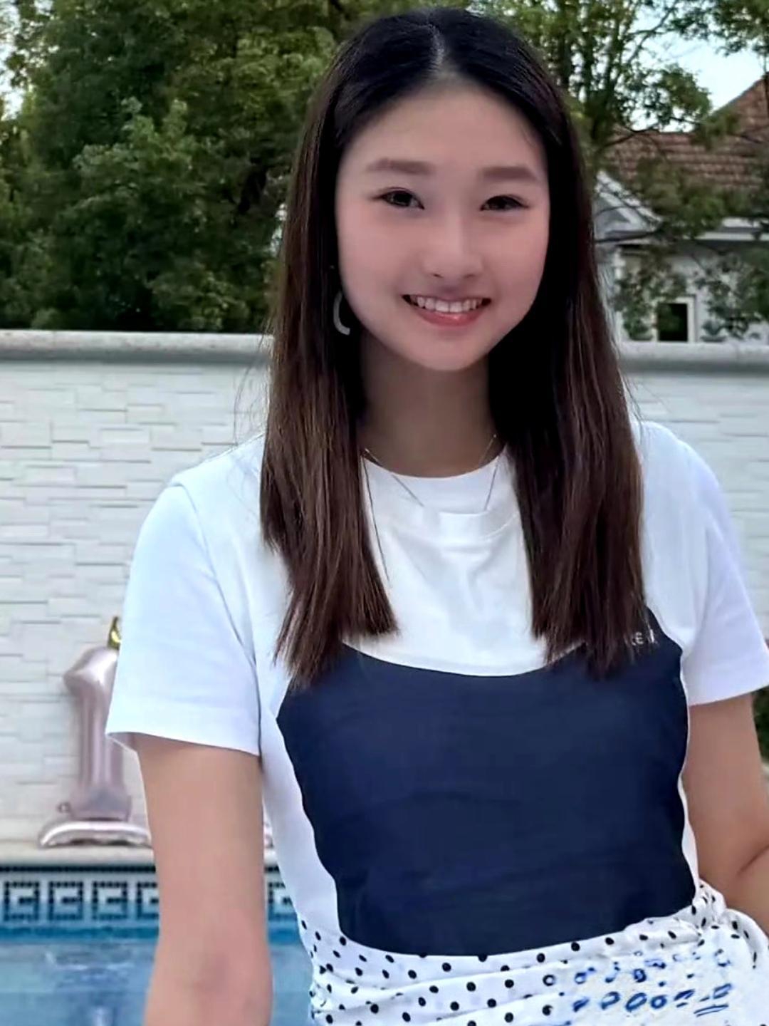 9月20日,文章和马伊琍的大女儿文君竹在社交平台晒出了自己的17岁庆生