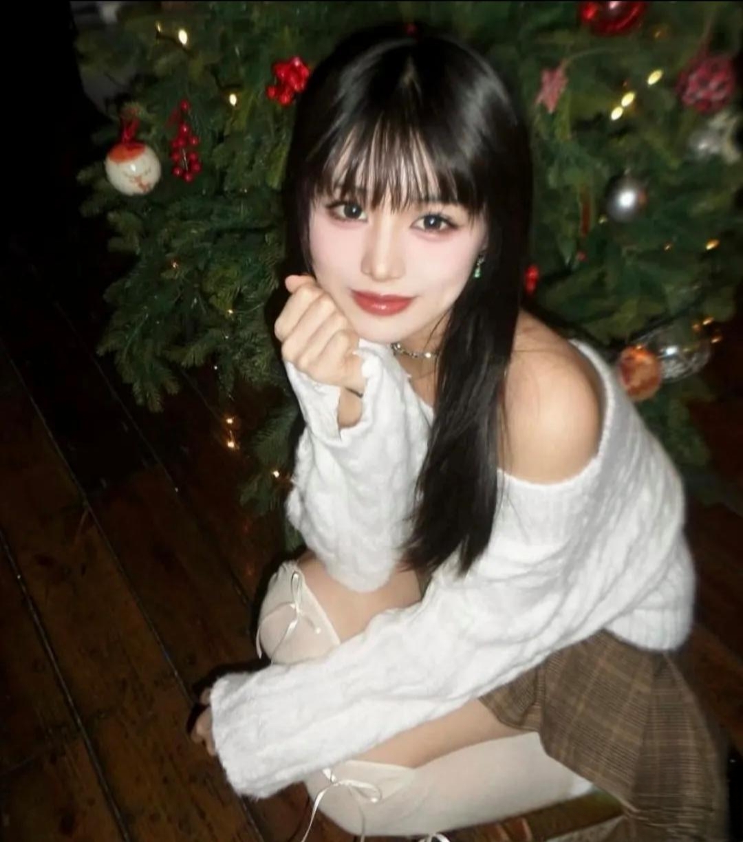 汪峰的大女儿小苹果最近公开了恋情这事儿让不少人感慨时间过得快