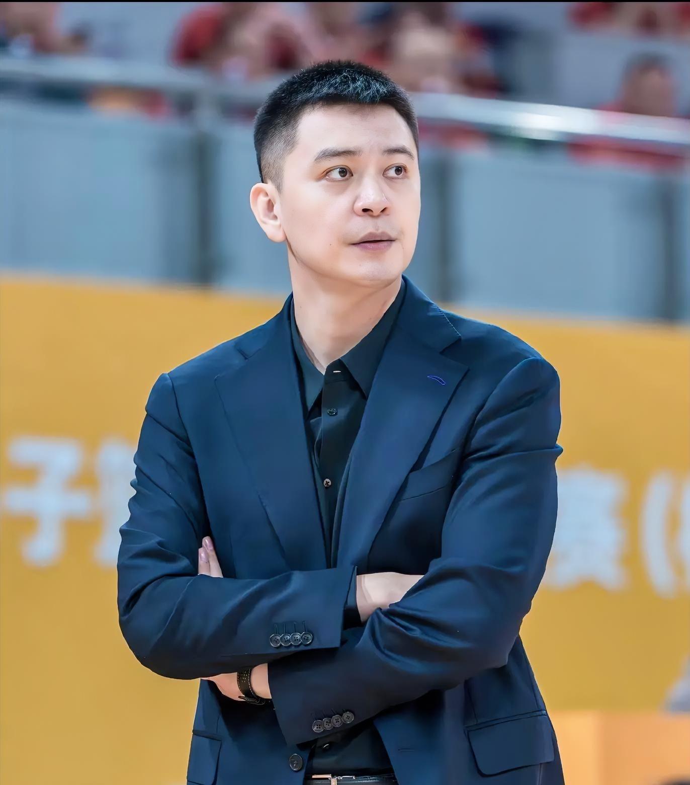 两次技术犯规后杨鸣凌晨发声回击边界在哪?