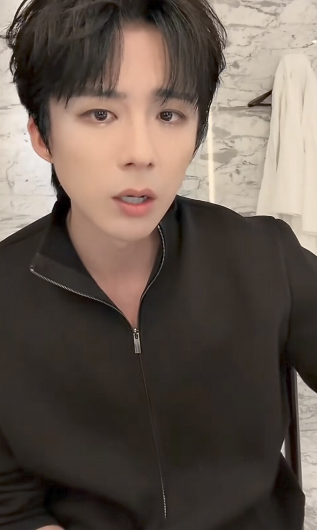 但刘宇宁说完自己先乐了紧接着一番话让网友边笑边点赞
