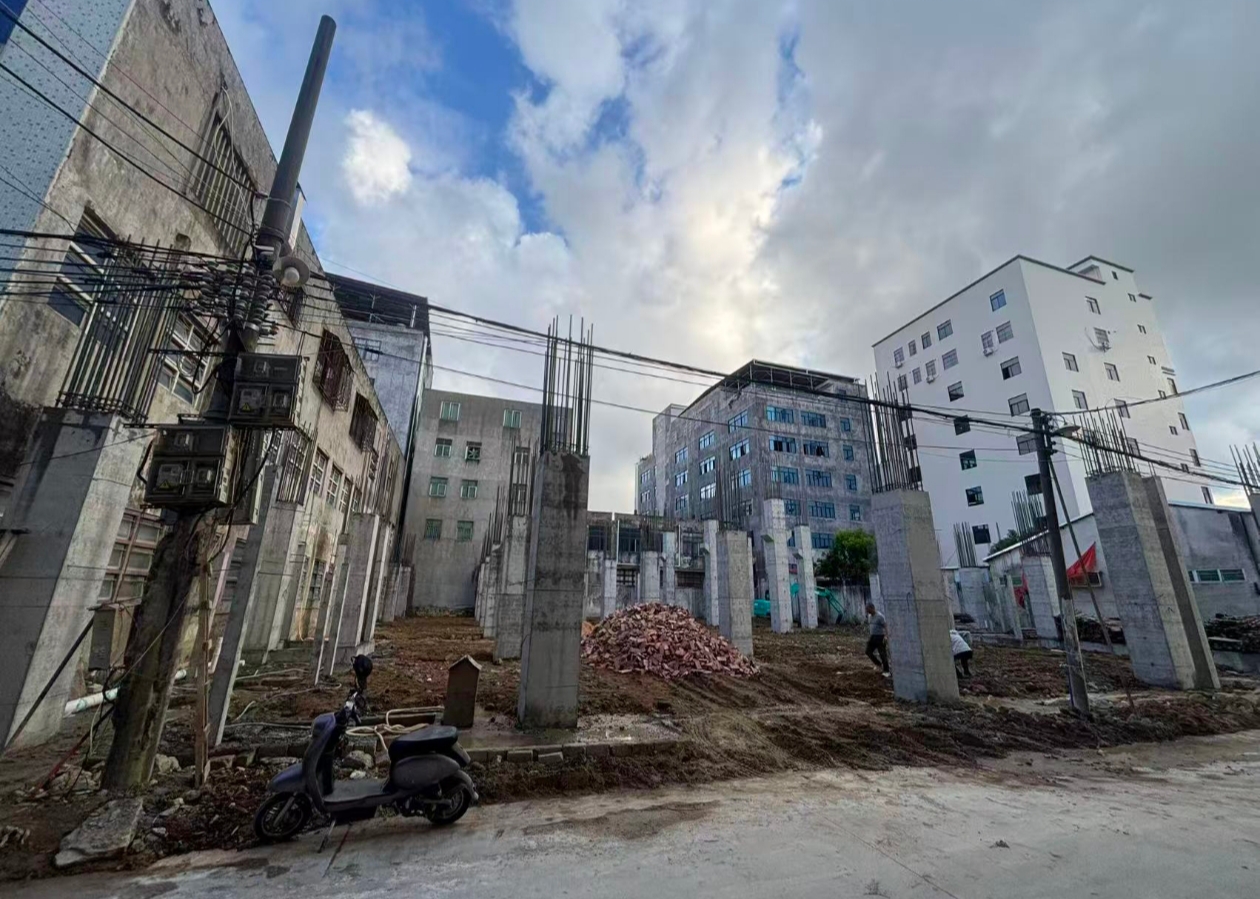 汕头澄海莲上镇永新村:两亩地十层违建将致周边居民多权益受损