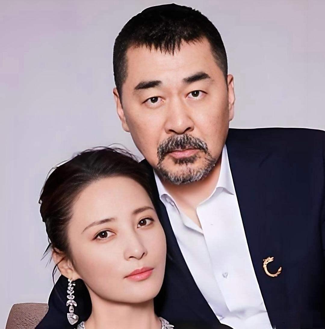    拍《甄嬛传》时陈建斌演皇帝表面看身边美女环绕其实并不好受