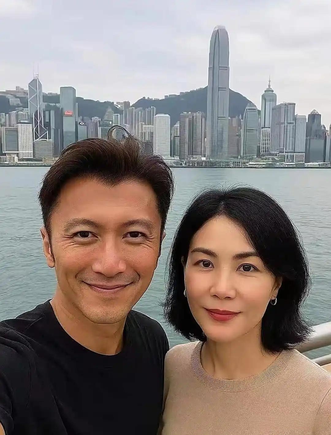 45岁的谢霆锋和56岁的王菲相差11岁的姐弟恋愈发有夫妻相了
