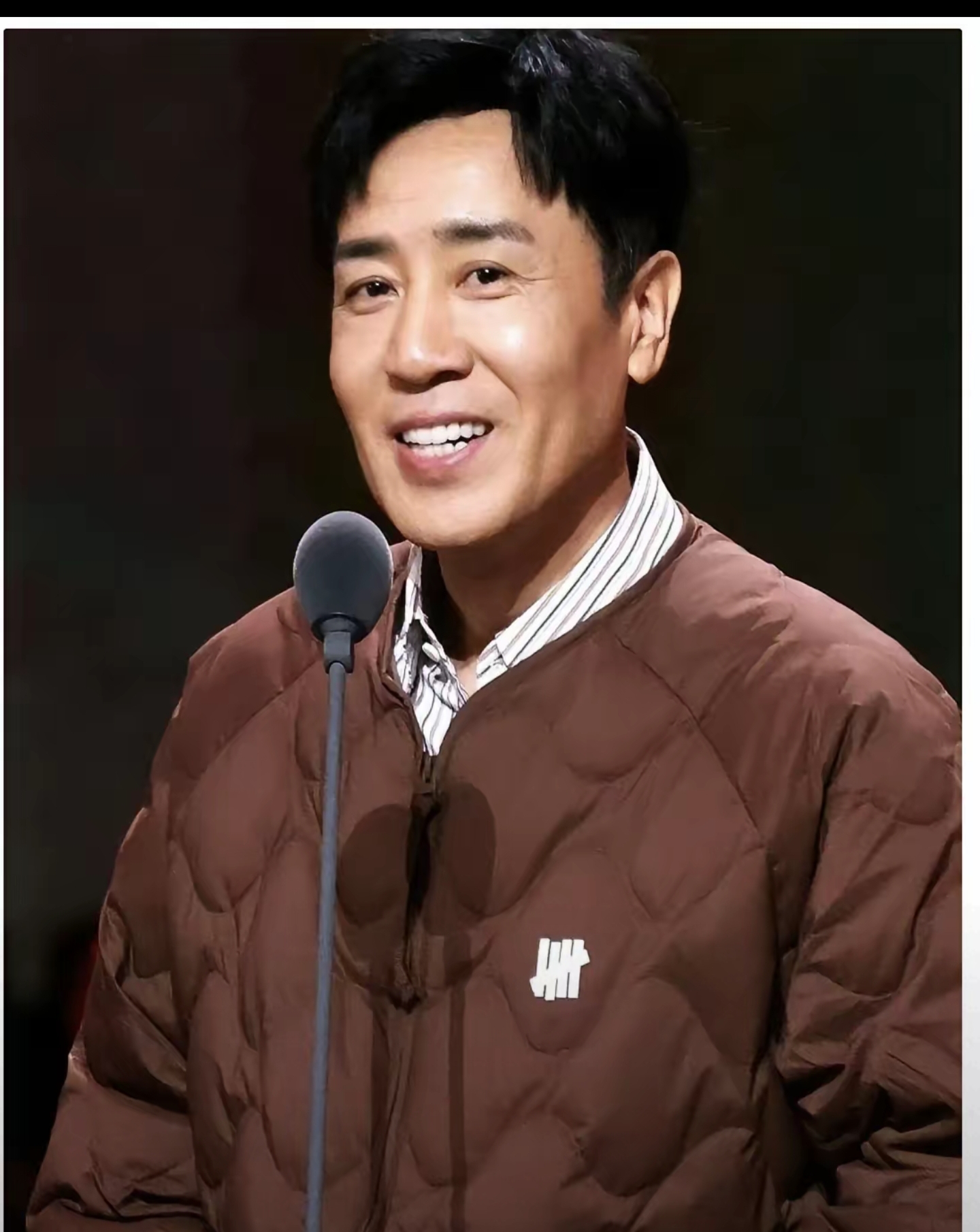于和伟穿的波司登羽绒服火了之后确实让不少人注意到国产品牌的变化
