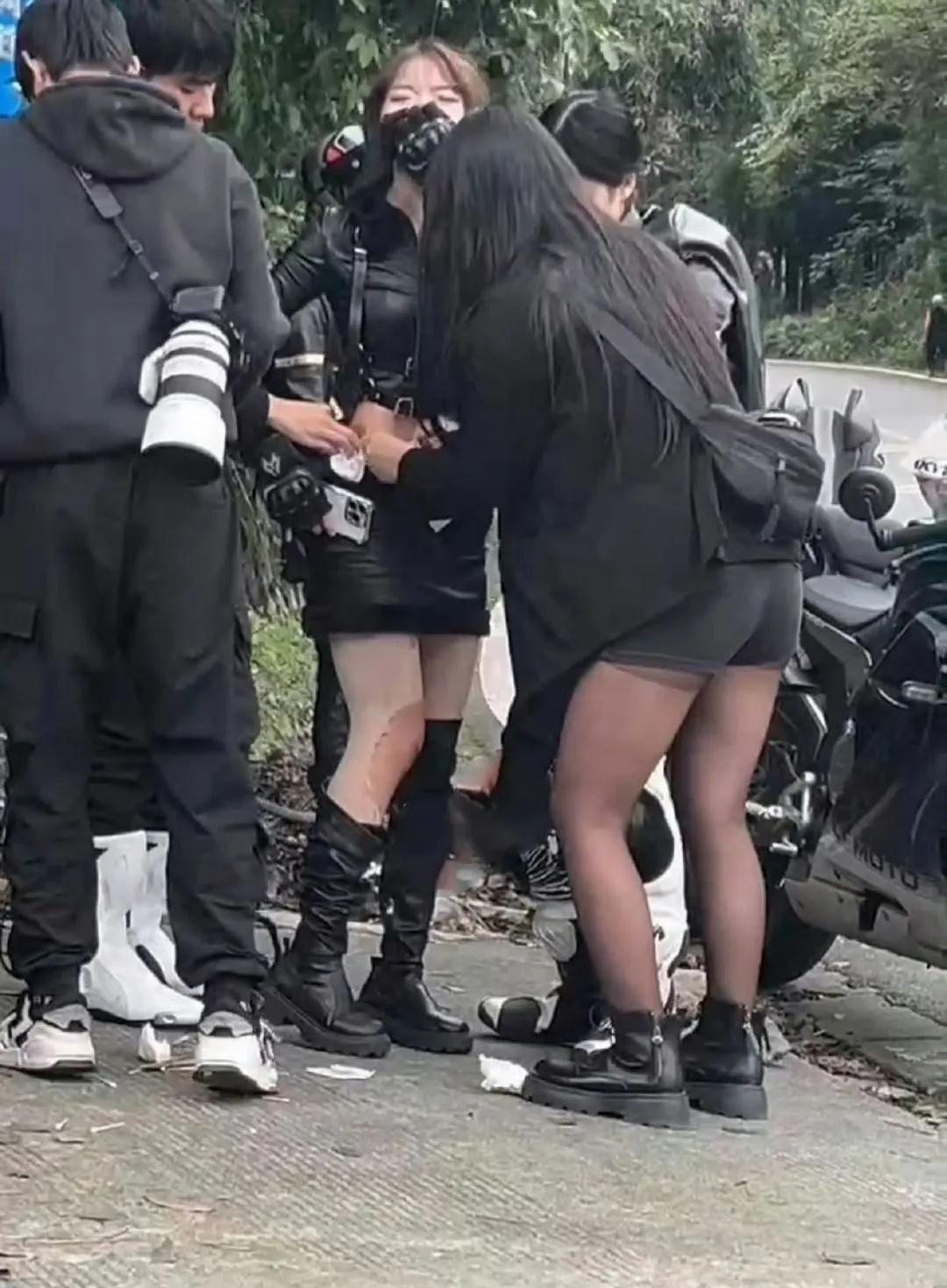 这骑行圈的人什么样的都有技术不好看看吧摔了一跤疼死搞笑 社会