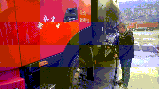 45分钟快充续航300公里，车队油改电一年省400万-有驾