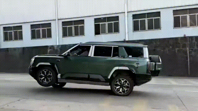 比亚迪发布新技术，方程豹豹8三轮依旧能跑-有驾