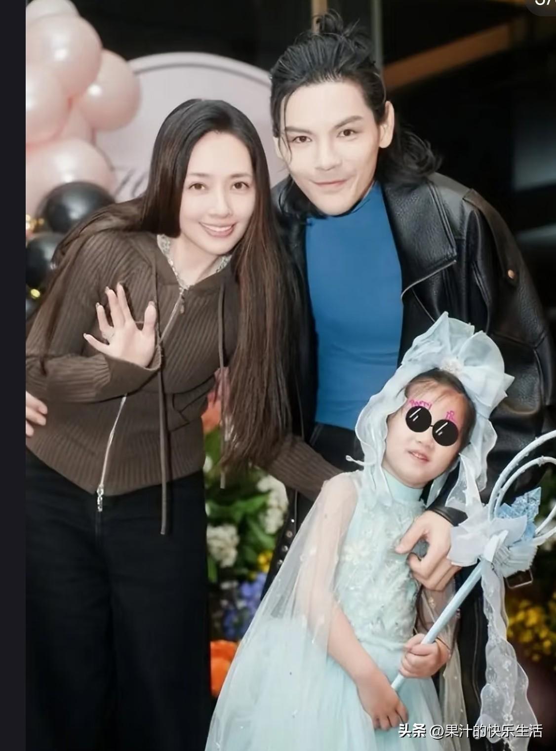 郭碧婷爸爸夜市摆摊心酸却称占向家便宜这步棋为何颠覆认知?
