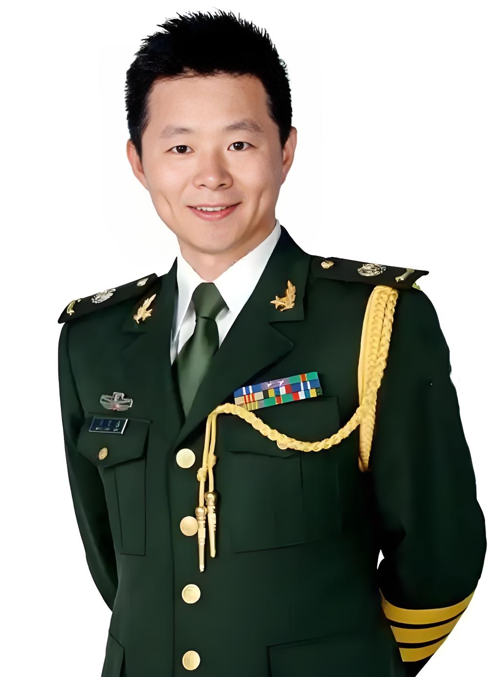 歌手民族歌唱家照片军人歌唱家男歌手军旅男歌手100强国歌演唱者