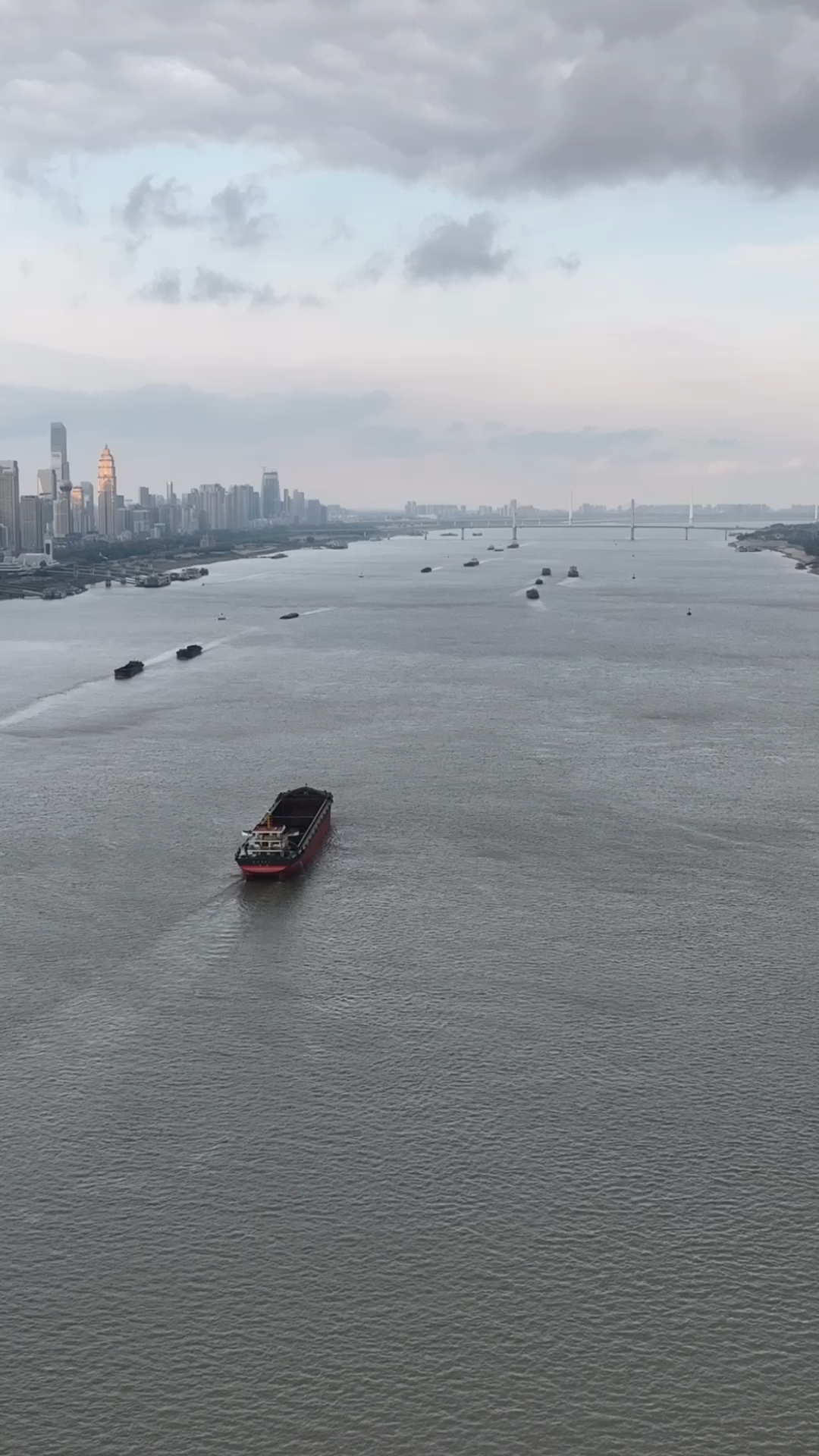 航拍湖北武汉长江的美丽风景