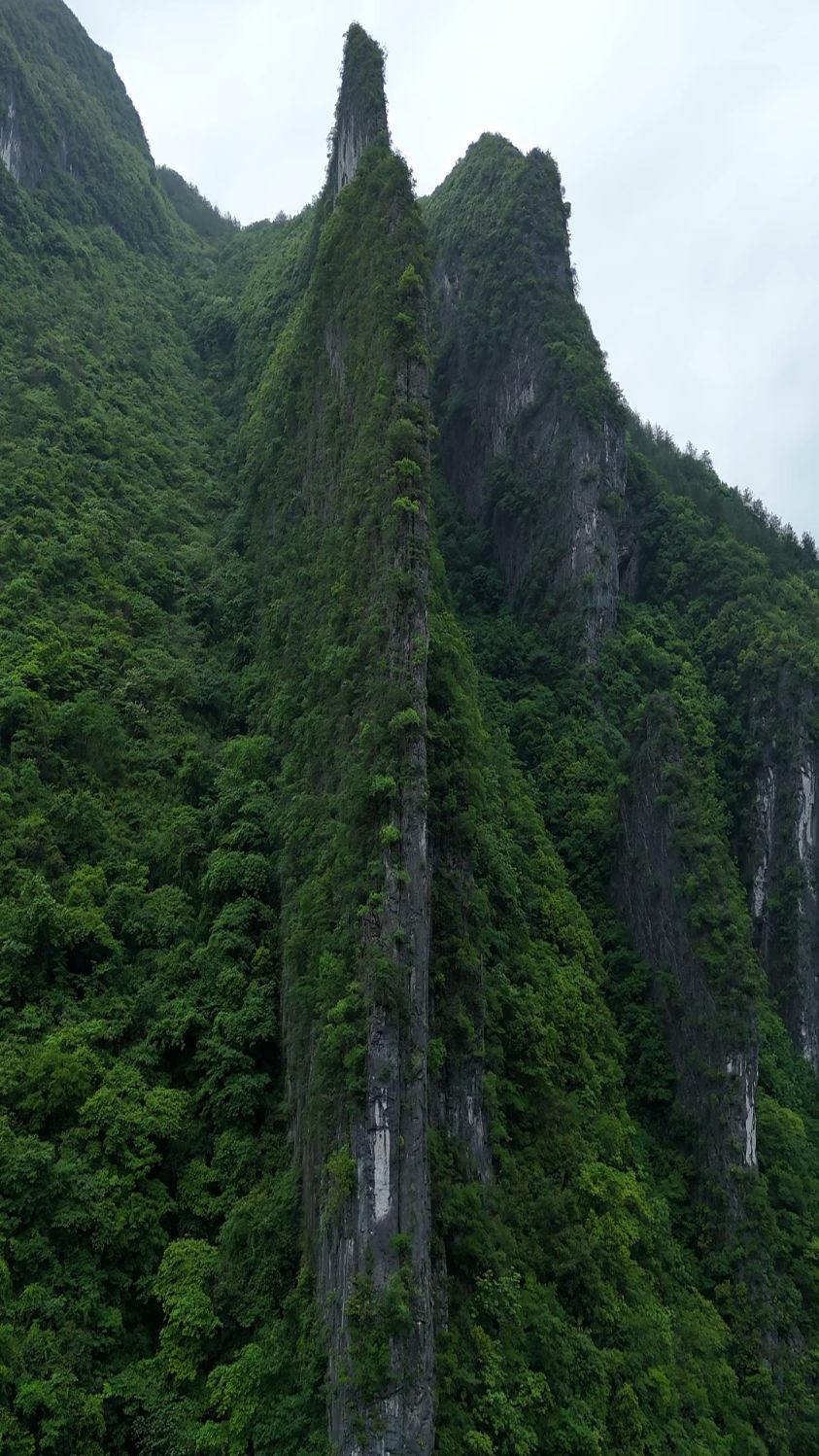 神奇的重庆刀片山,超薄型,大自然的鬼斧神工令人惊叹不已