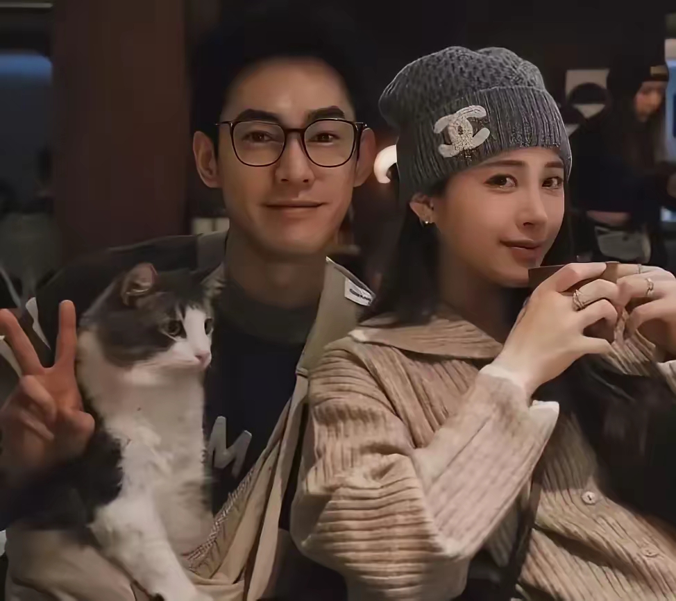 结婚生子,孩子居然还跟陈妍希儿子同名,都叫"睦辰" 这个男人叫张书豪