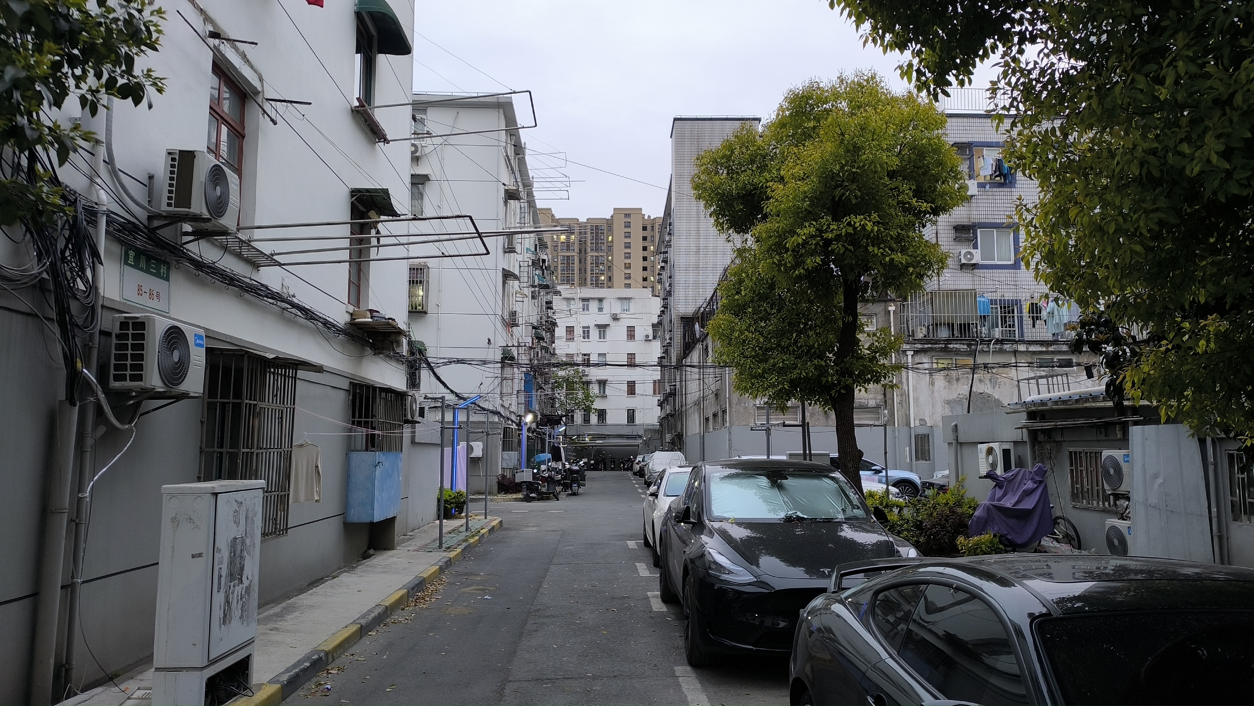 2025年,101万在上海市区买一套房,用30万在上海落户,成本高吗?
