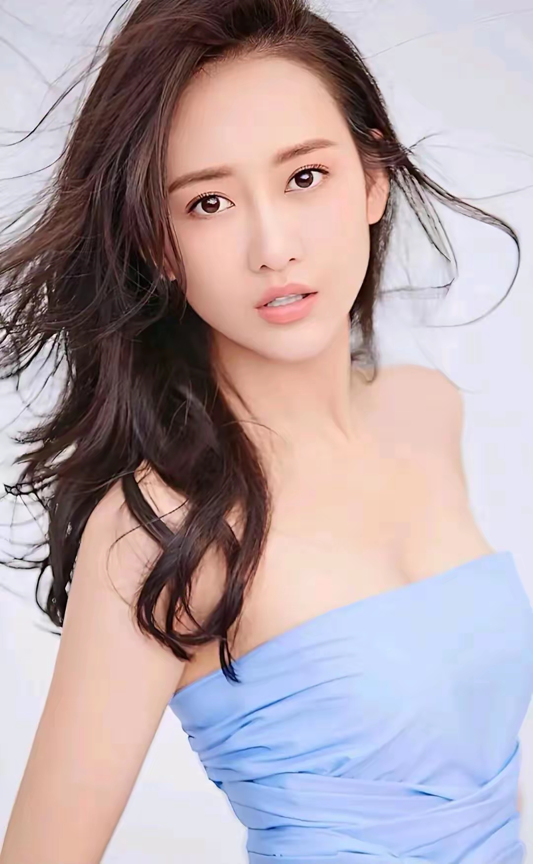 王鸥甜美笑容与迷人魅力