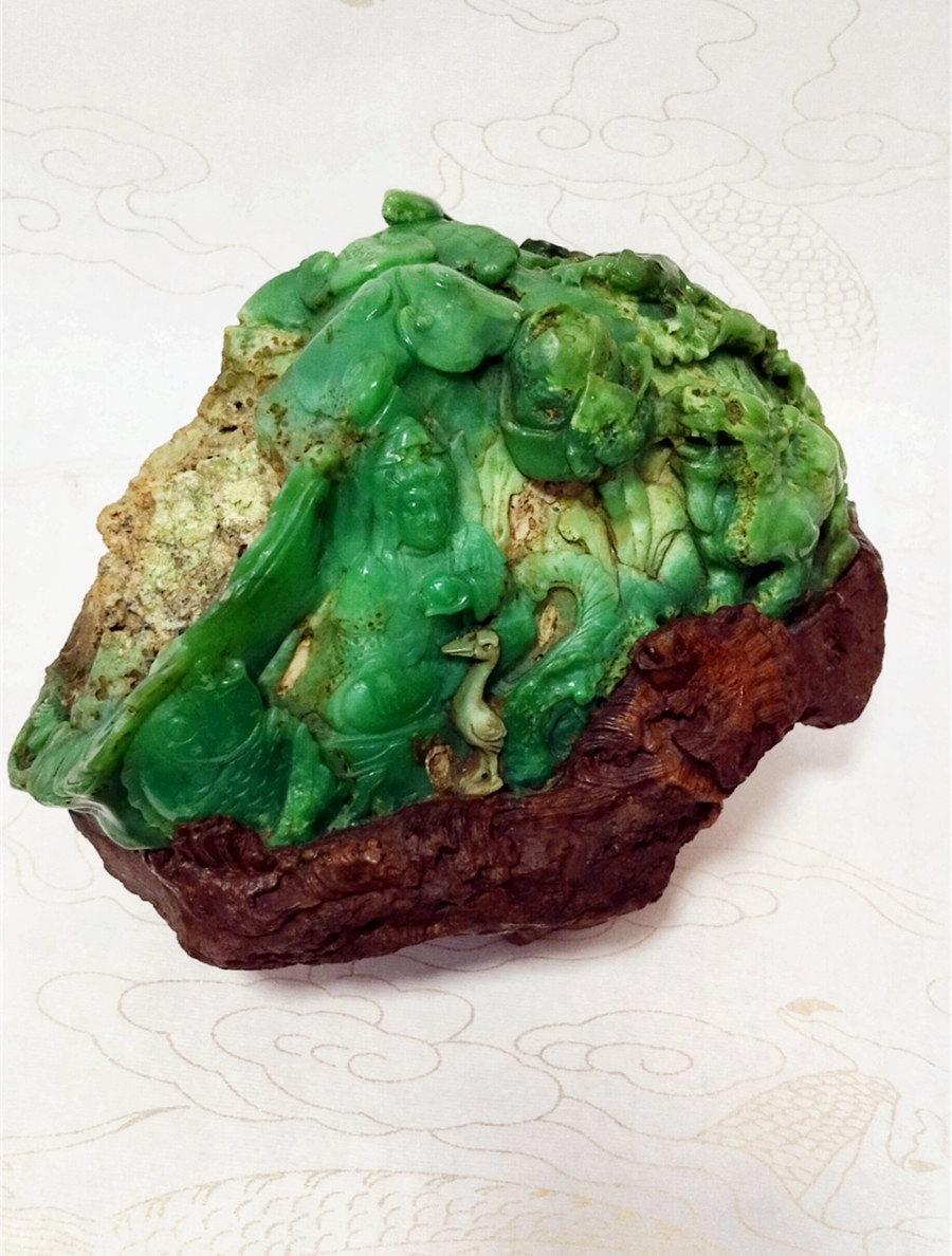 绿色珍品树化玉赏析