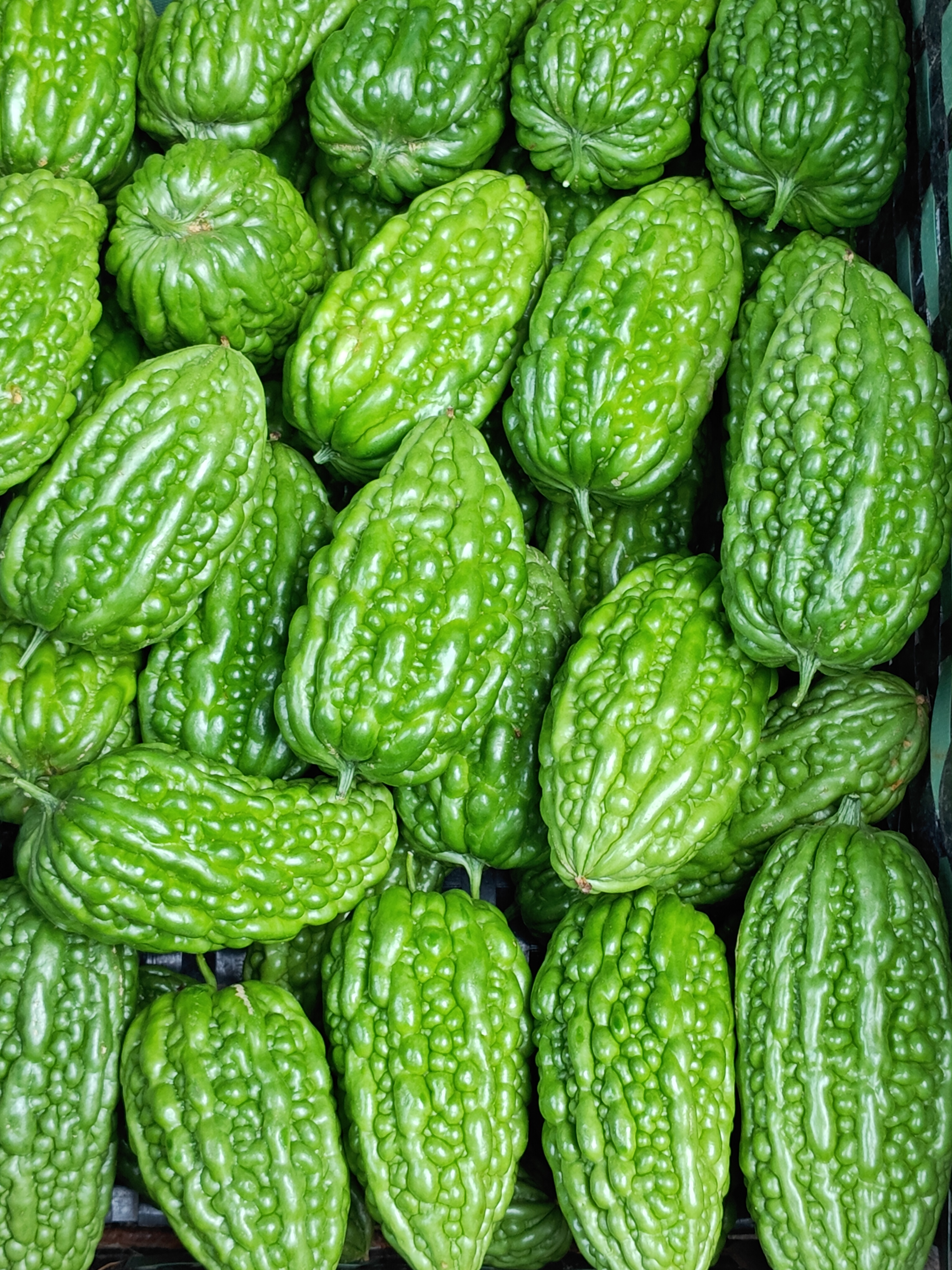,2.煲汤的青大蕉,3.整框的龙眼,4