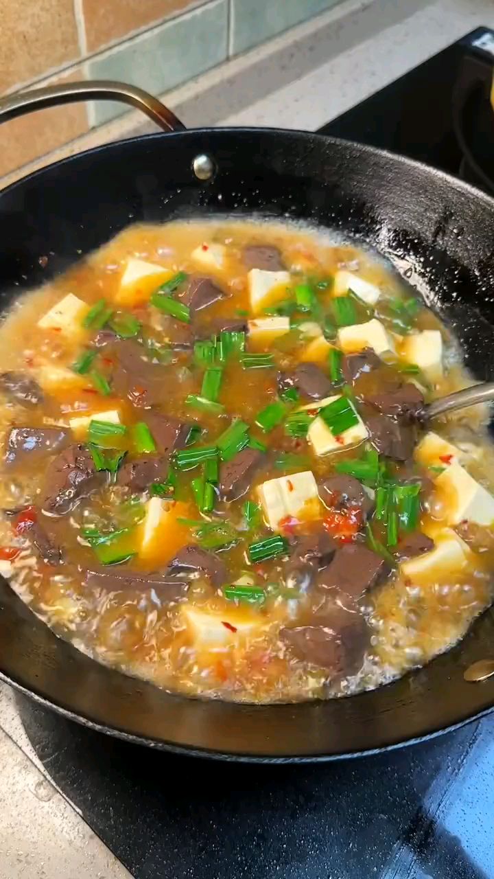 超好吃的猪血豆腐汤,汤鲜味美
