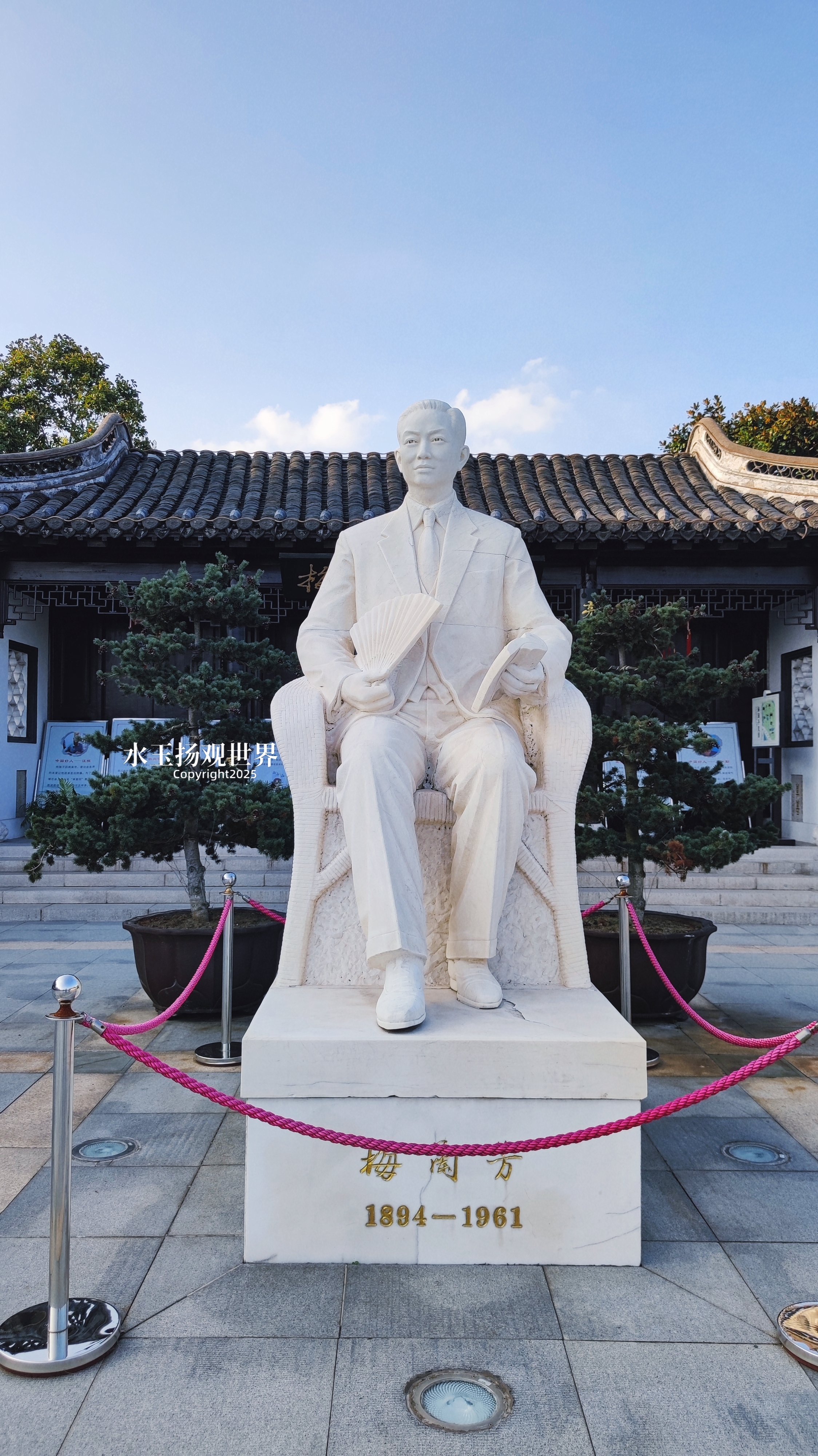 朦胧中,有一座千年古城静静地诉说着岁月的故事,它就是江苏省泰州市