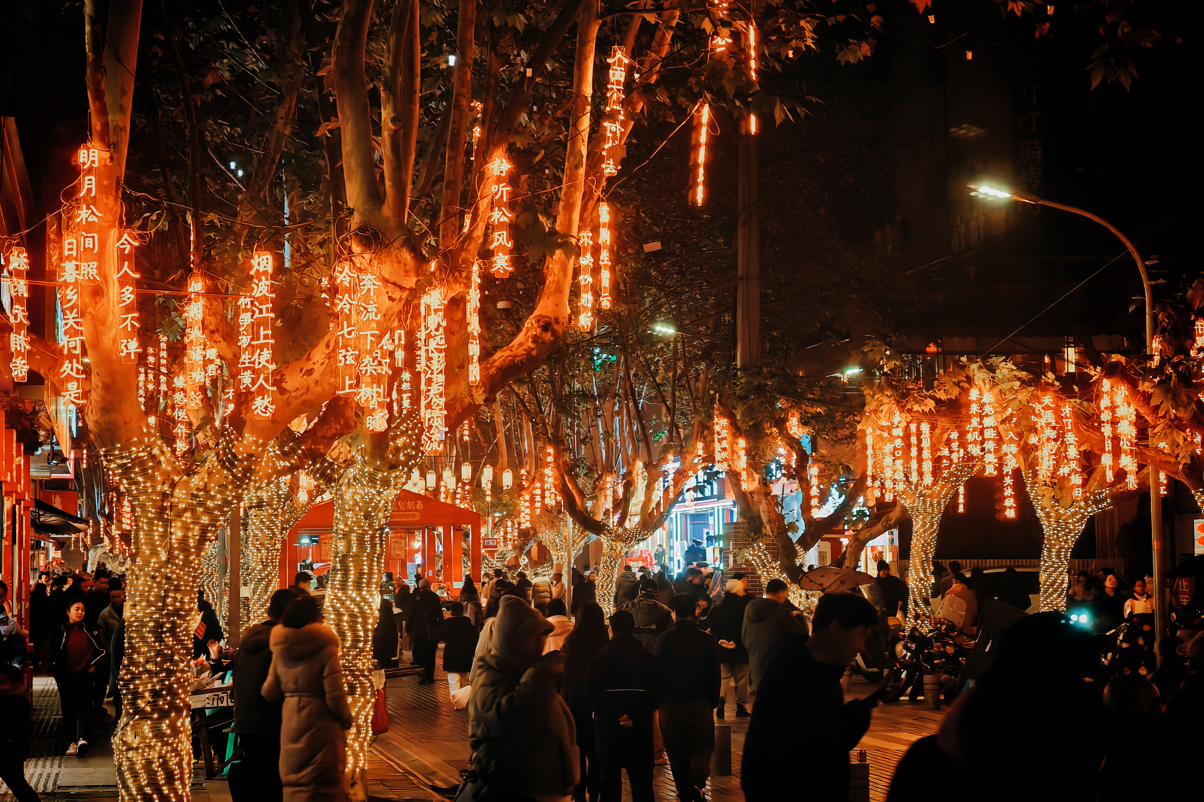 城里人的过年,其实一点儿意思都没有,感觉和平时也没啥大的差别,唯一