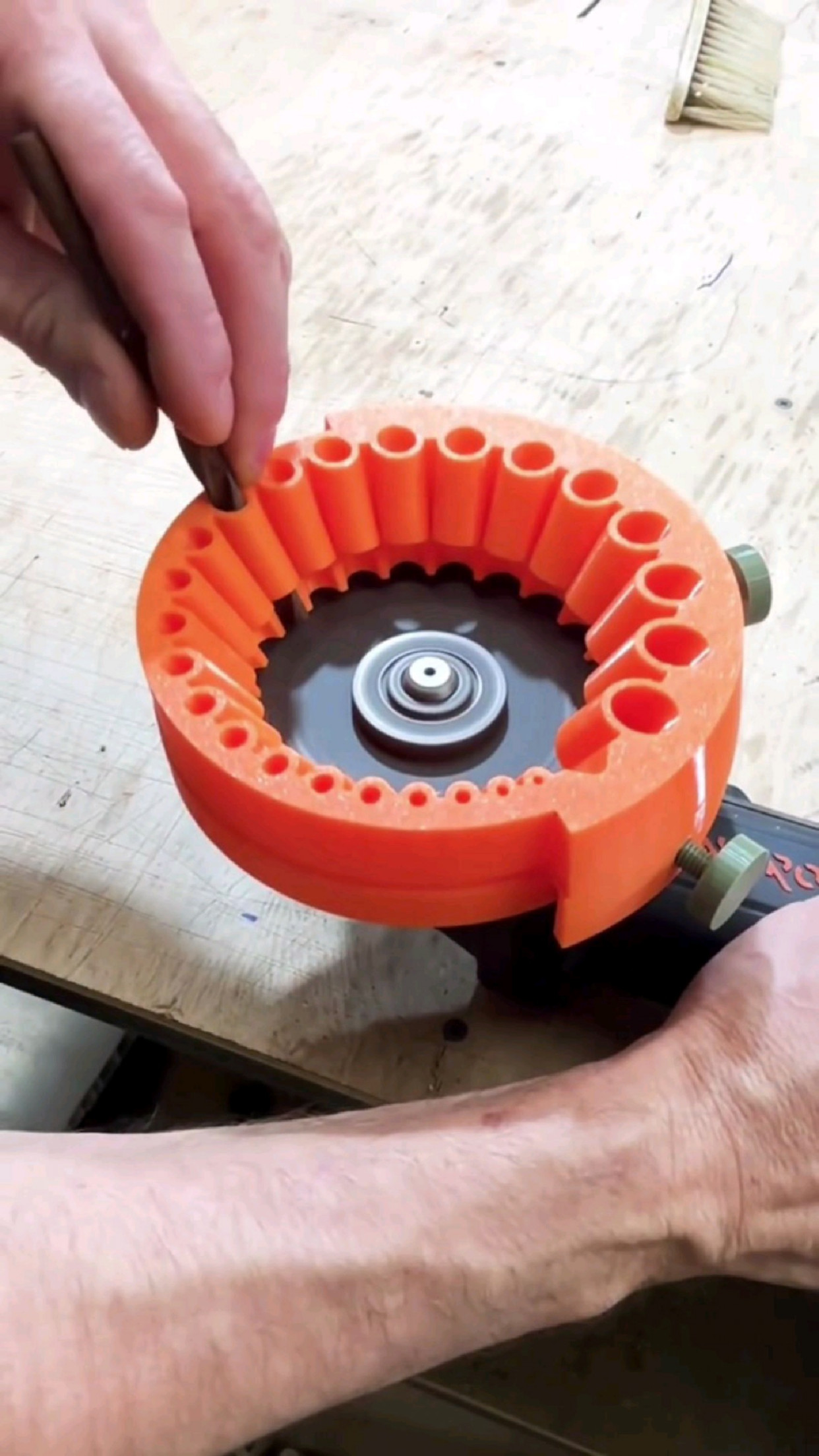 头一次见可以同时打磨20种不同规格钻头的打磨神器!