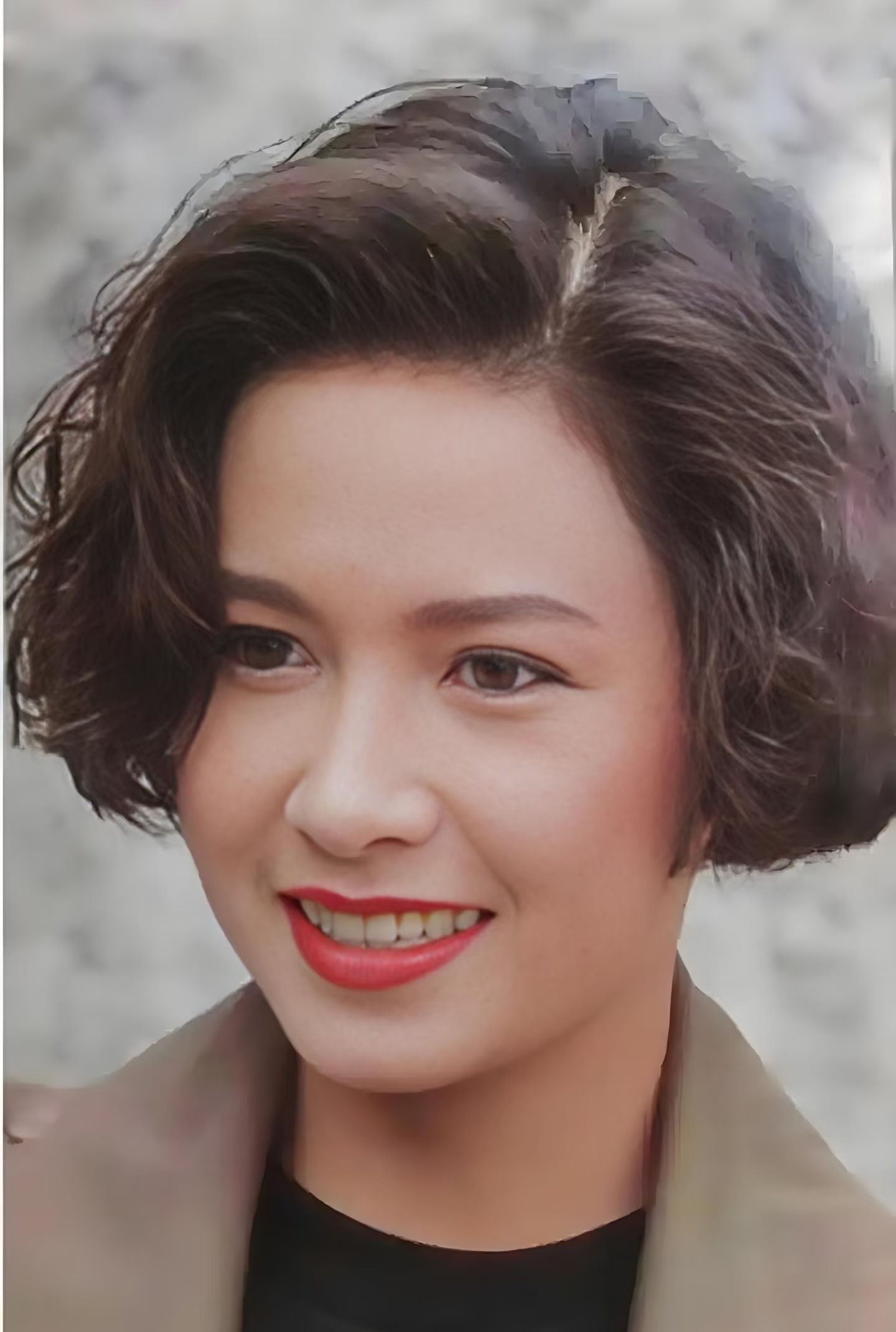 60岁邵美琪回巢tvb拍戏炸屏《第三类法庭》韦海怡穿搭成港风模板