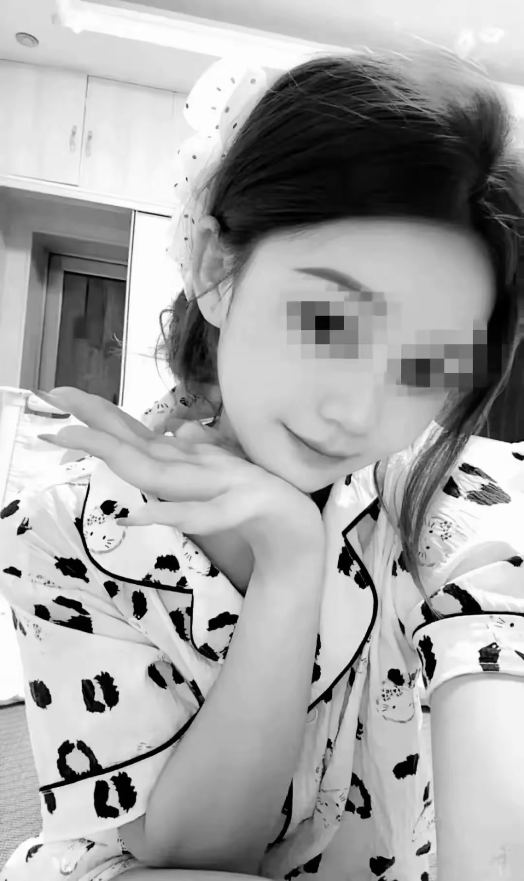 24岁的许女士早上出门时,手机上的取单提示还亮着,可最后被找到的
