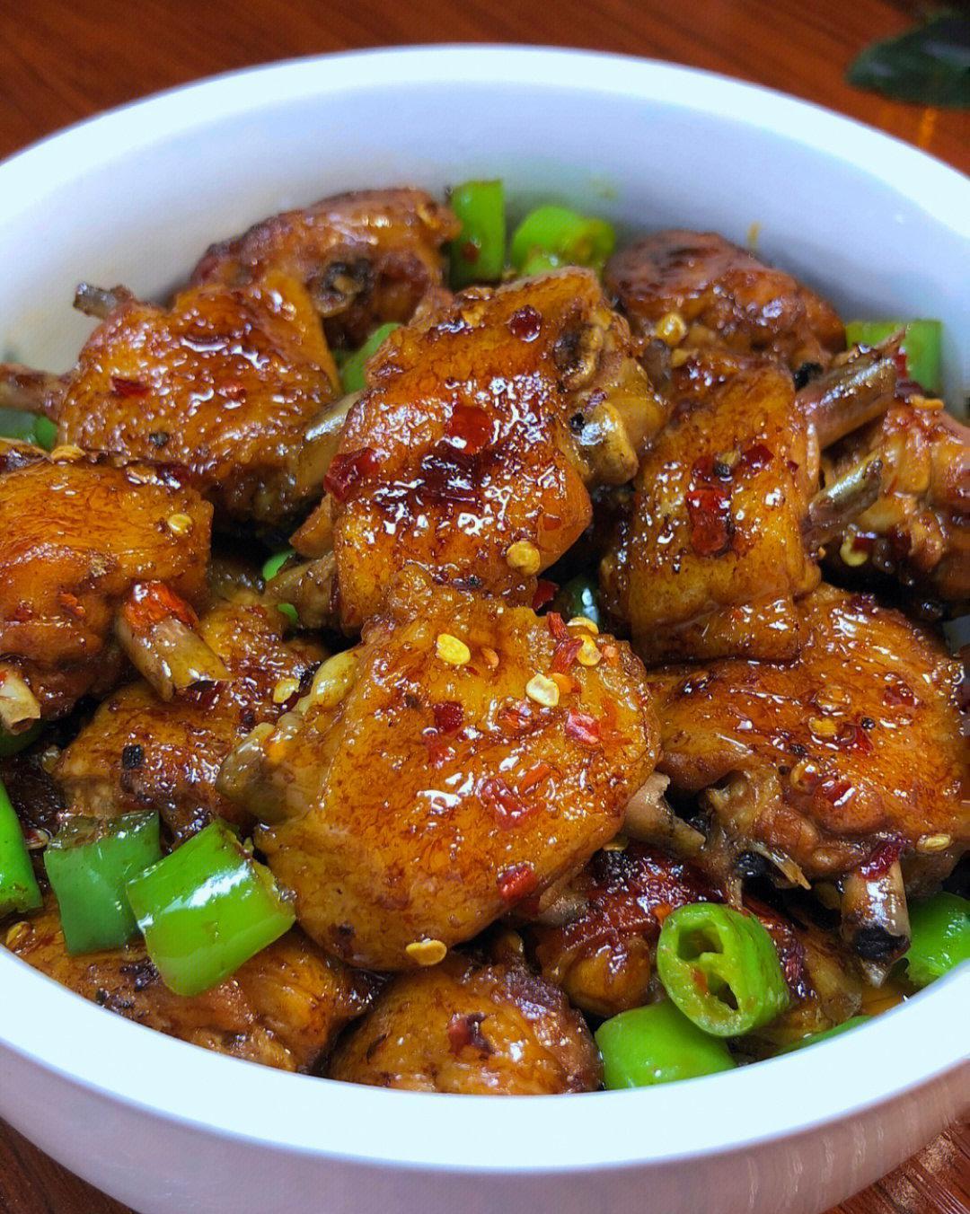 香辣鸡翅这样做也太费米饭了