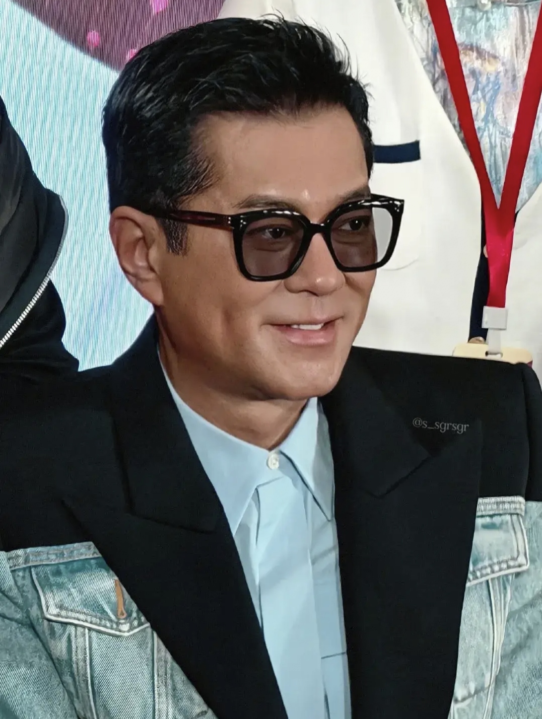 54岁的古天乐以全新姿态重回巅峰,帅气不减当年,风采依旧照人