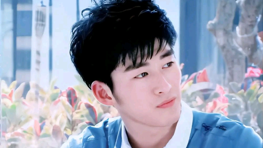 《张翰被烧本烧烤肉起诉,给明星投资敲响法律警钟!》