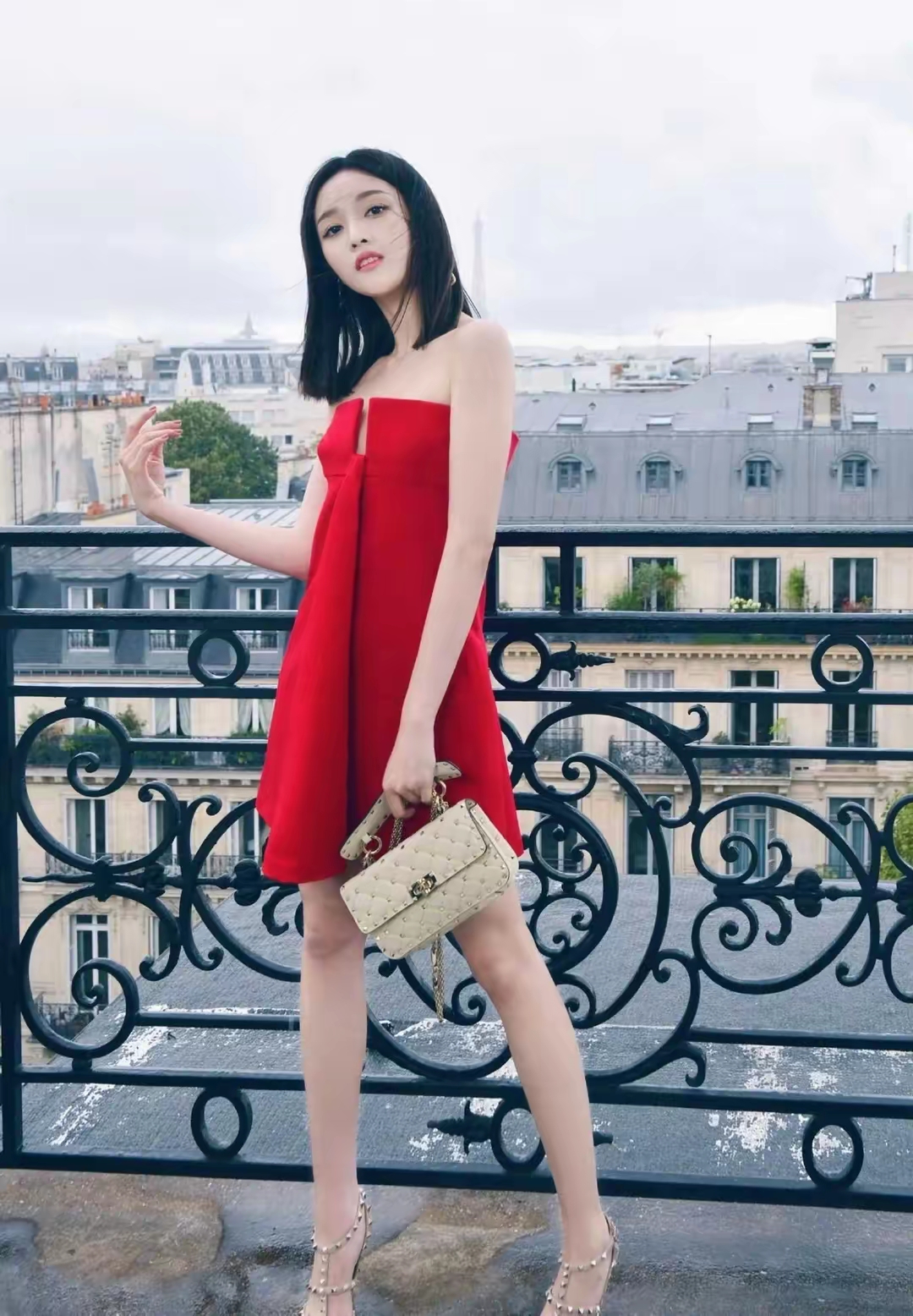 女明星们的华伦天奴高跟鞋美脚丫,你最喜欢哪一款?
