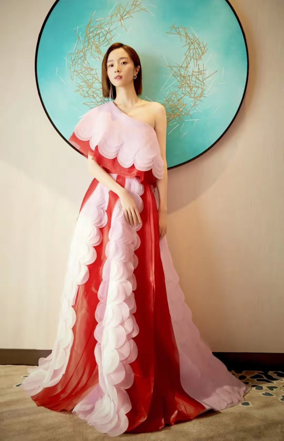 气质清冷 胡冰卿