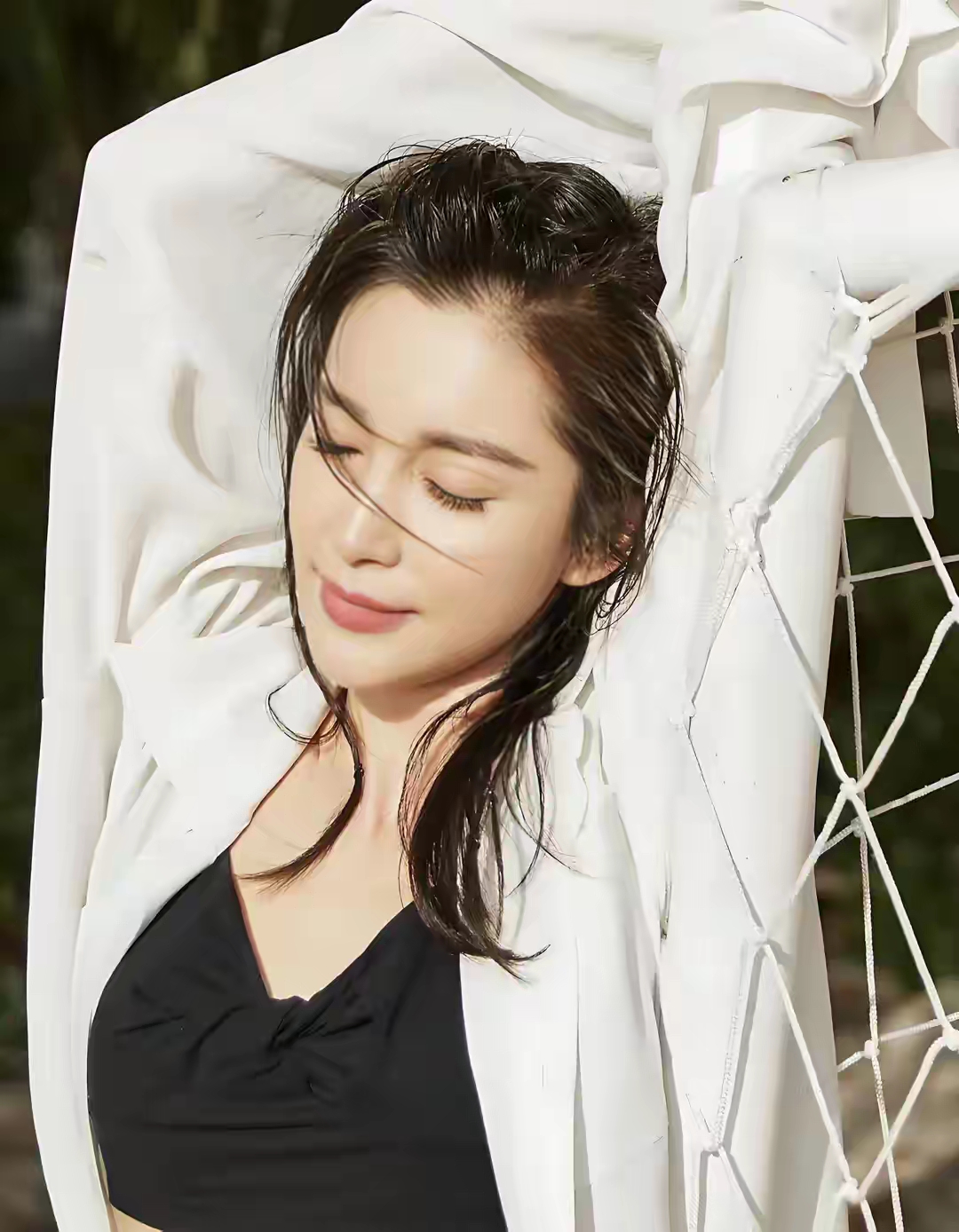 女神李冰冰泳装写真凸显完美身材