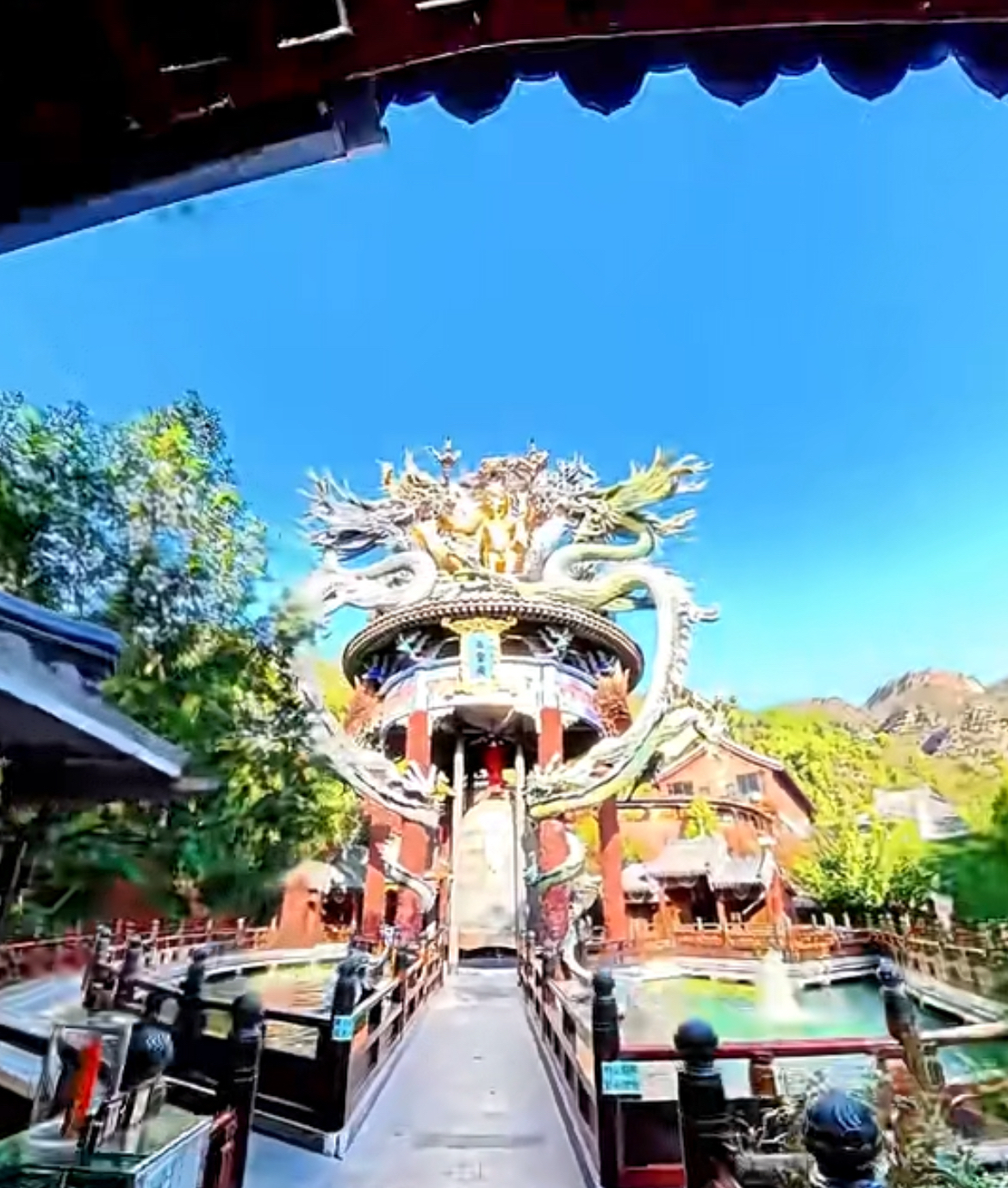 它始建于辽代乾统初年原名白瀑寿峰禅寺因背临两处瀑布得名是辽金