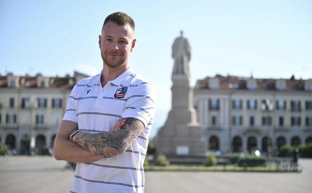 意大利名将扎伊采夫参加新东家库内奥的品牌活动