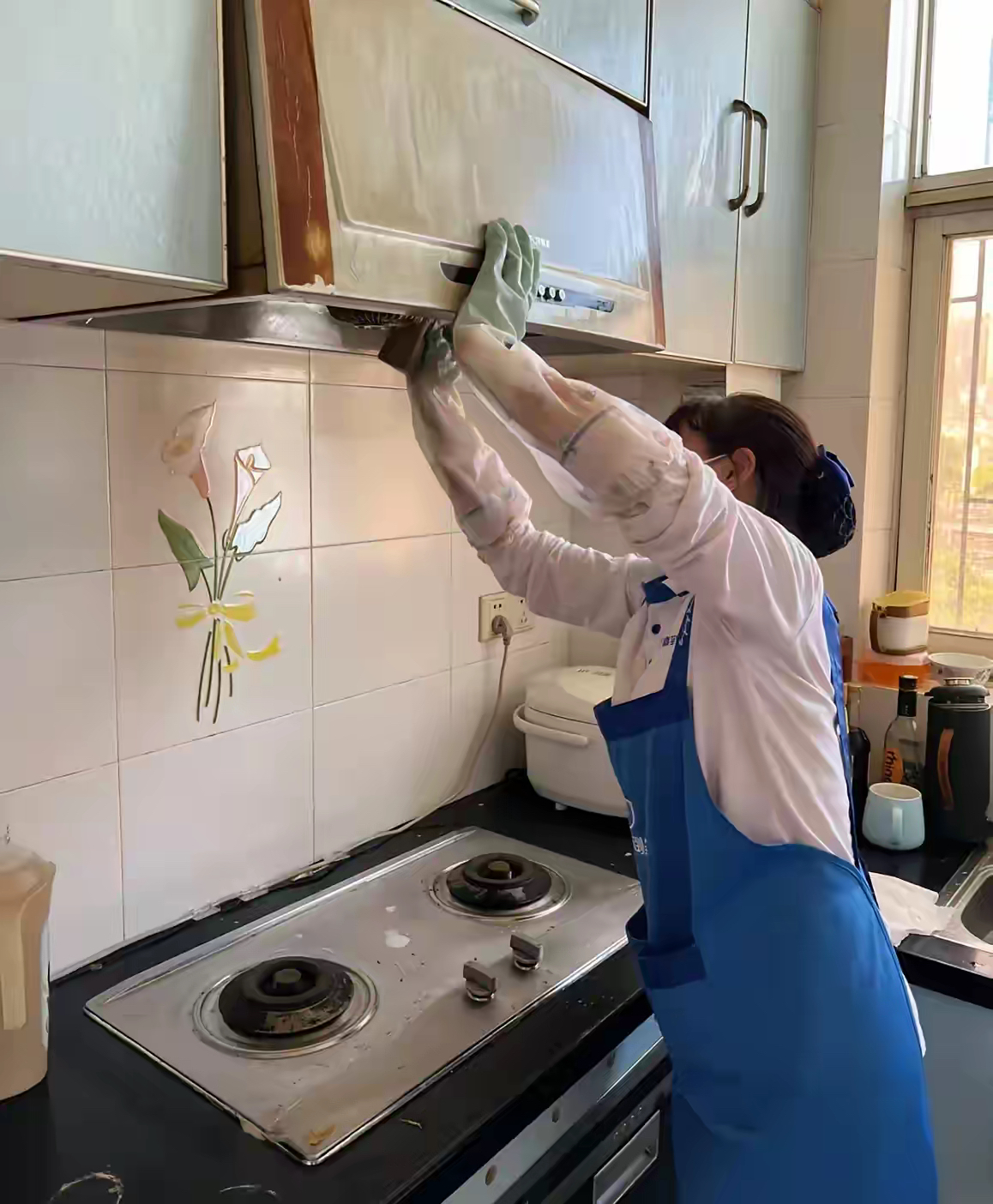 我做住家保姆,每天早上5点就得起床,准备一家老小的早饭,晚上11点等